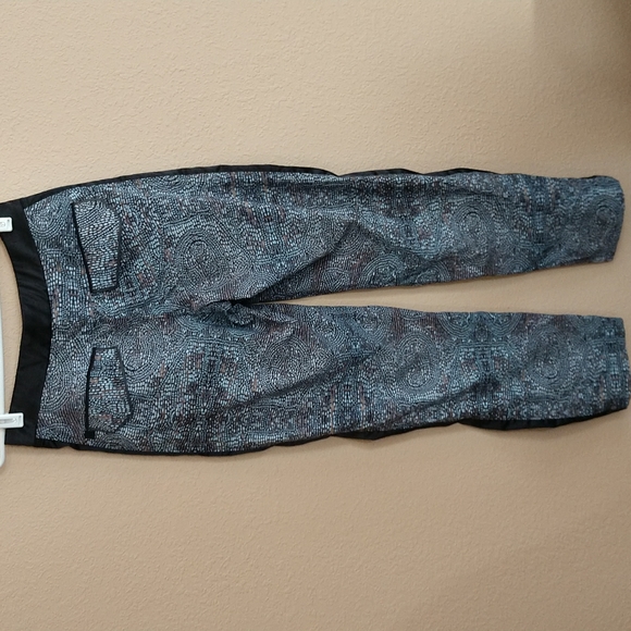 lululemon athletica Black and Patterned Joggers - Picture 9 of 10